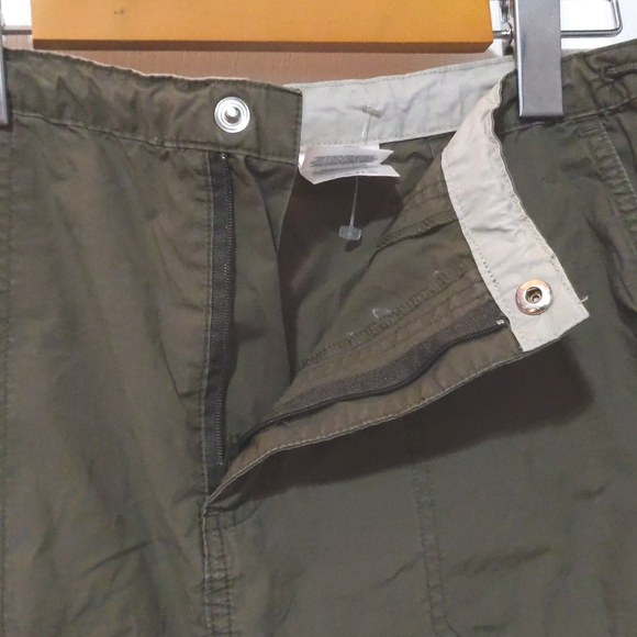 VINTAGE‼️ Columbia Green Cargo Skirt, Velcro pockets, adjustable, medium - Picture 6 of 9